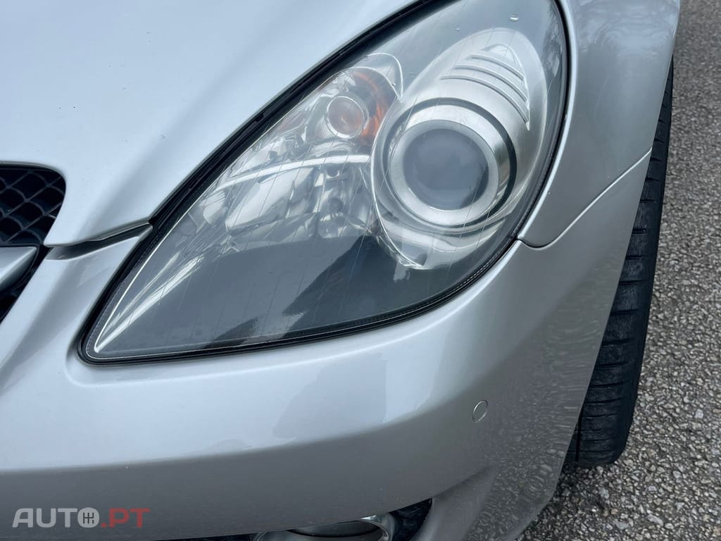 Mercedes-Benz SLK 200 Outro