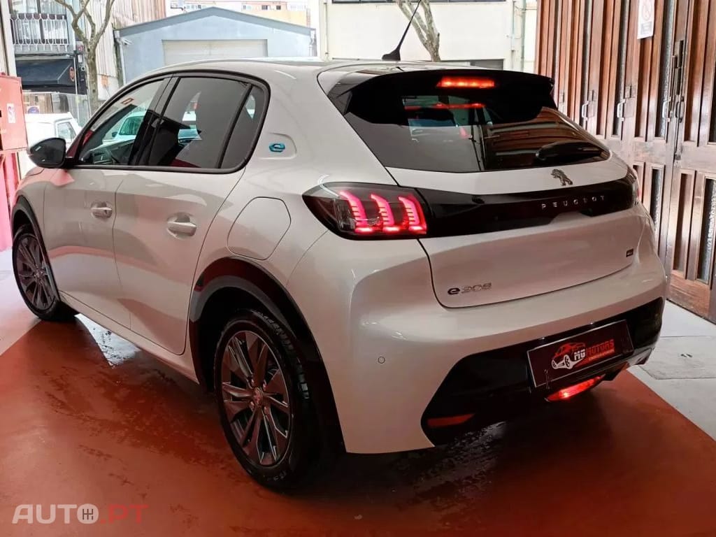 Peugeot E-208 Allure Pack