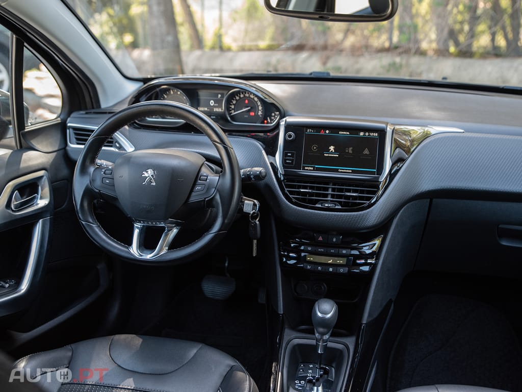 Peugeot 2008 1.2 PureTech Allure EAT6