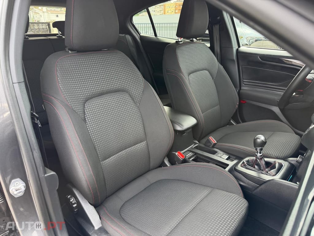 Ford Focus 1.0 EcoBoost MHEV ST-Line