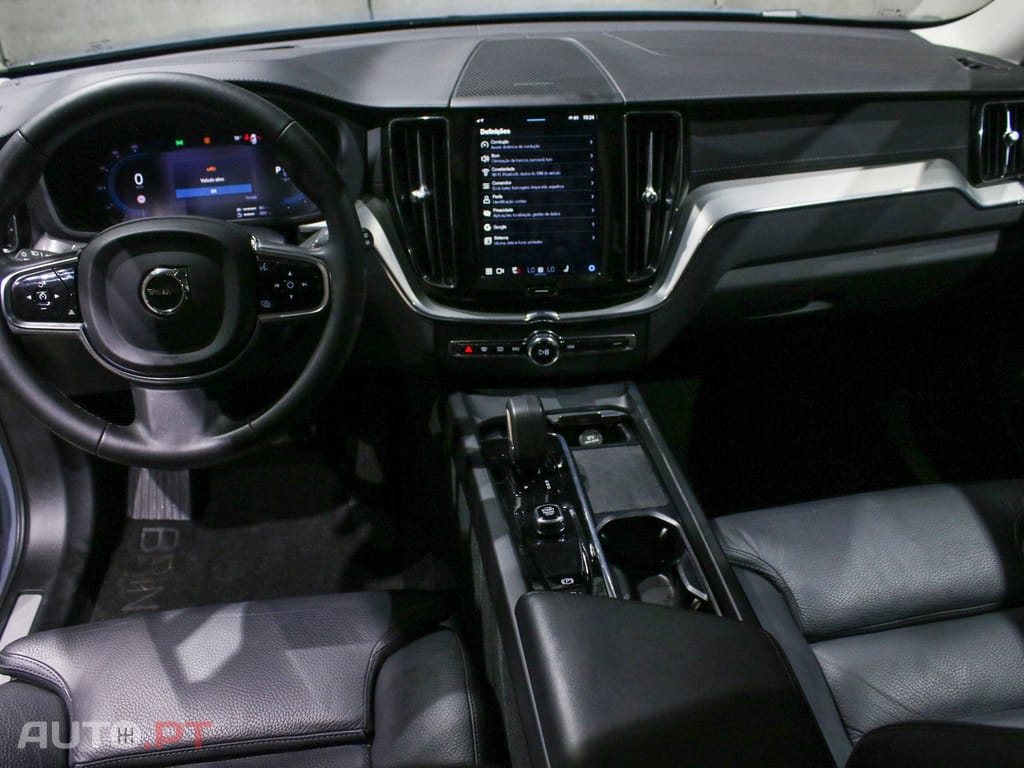 Volvo XC60 2.0 T6 PHEV Plus Dark AWD