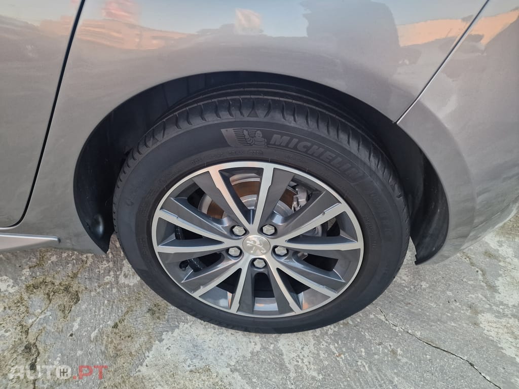 Peugeot 308 1.2T 110cv Style