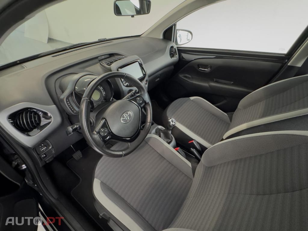 Toyota Aygo 1.0 X-Play Plus