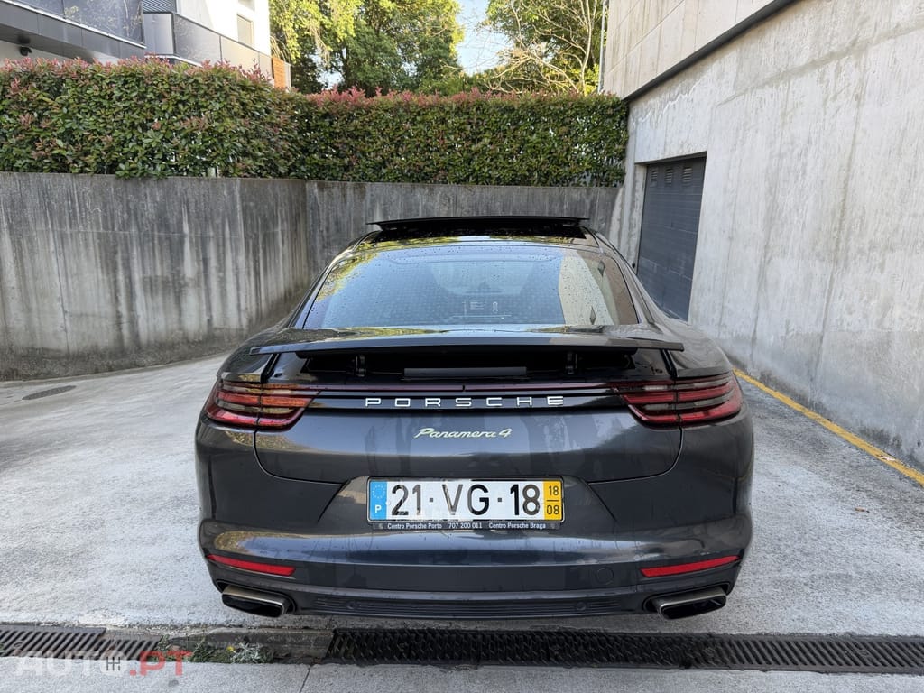 Porsche Panamera 4 E-Hybrid Platinum Edition