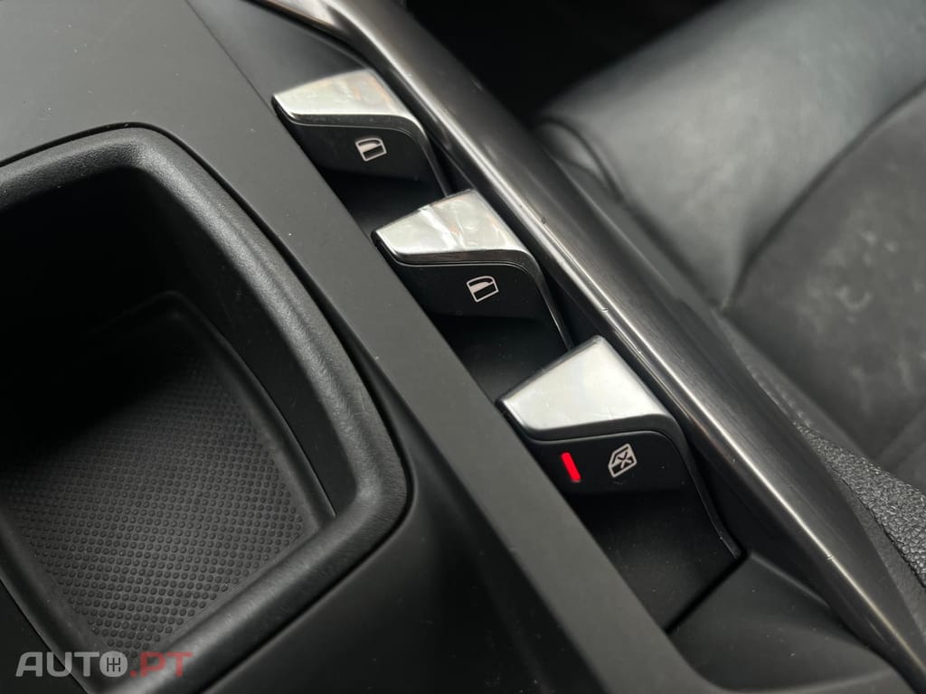 DS DS5  2.0 HDi Hybrid4 Business Class