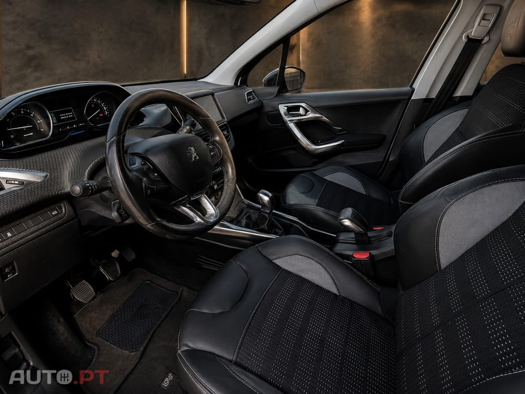 Peugeot 2008 1.2 PureTech Allure