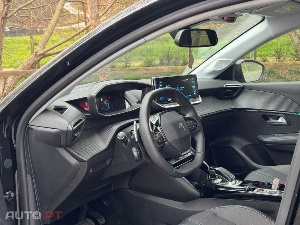 Peugeot 208 1.2 PureTech Allure EAT8