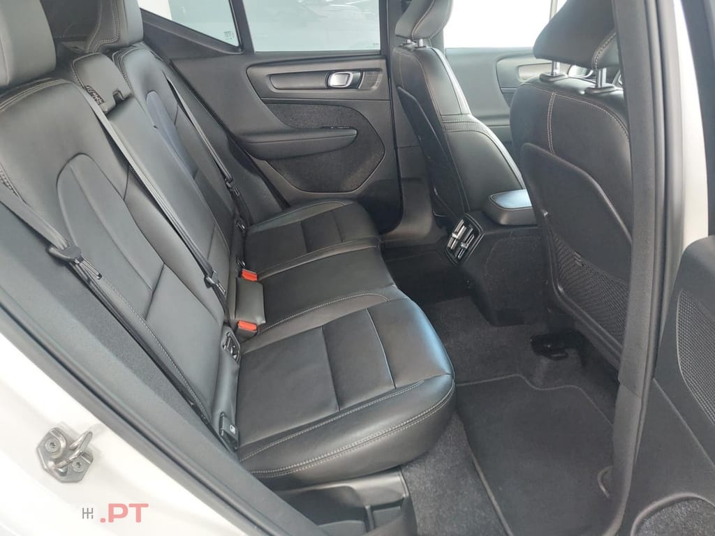 Volvo XC40 1.5 T2 Momentum Plus