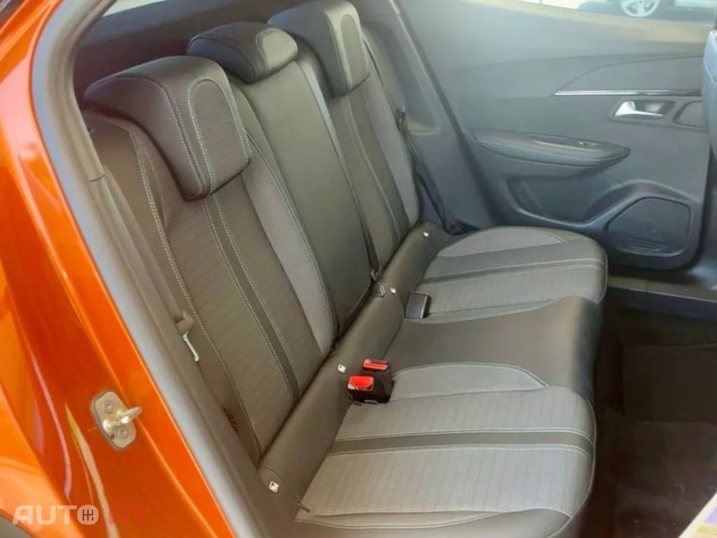 Peugeot 2008 1.2 PureTech Allure
