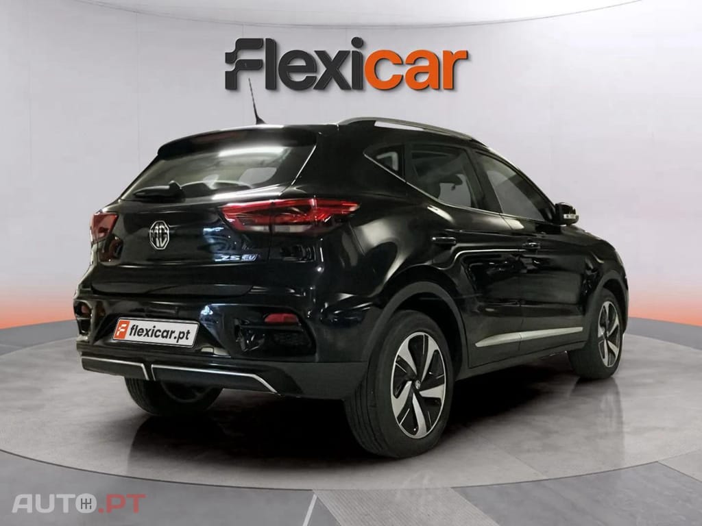 MG ZS EV 72.6 kWh Luxury OBC 11 KW