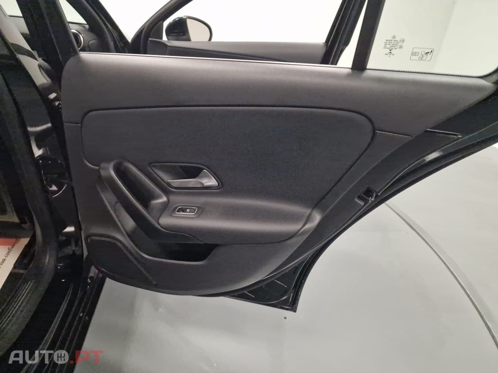 Mercedes-Benz A 250 E STYLE PLUS Hibrido Plug-In