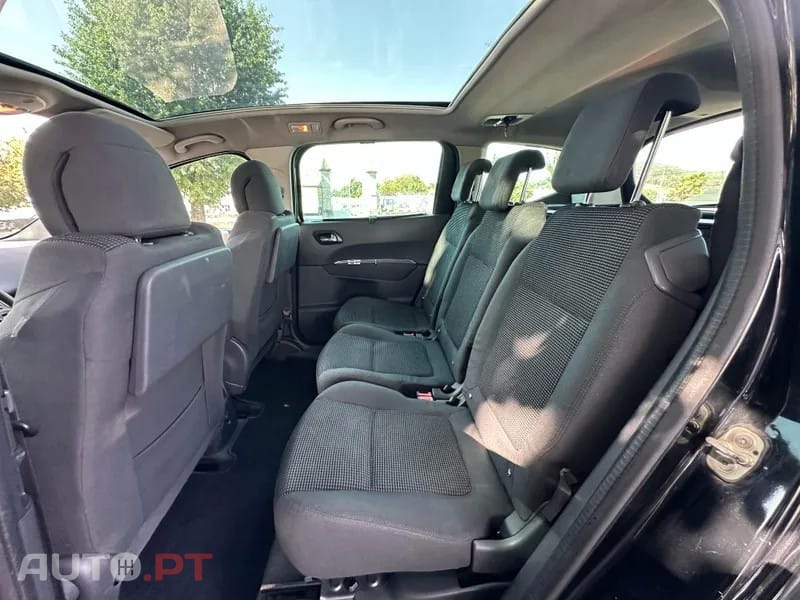 Peugeot 5008 1.6 e-HDi 7L Allure 2-Tronic 113g