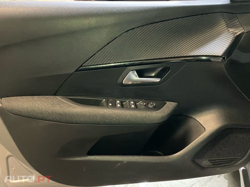 Peugeot 208 1.2 Hybrid Allure e-DCS6