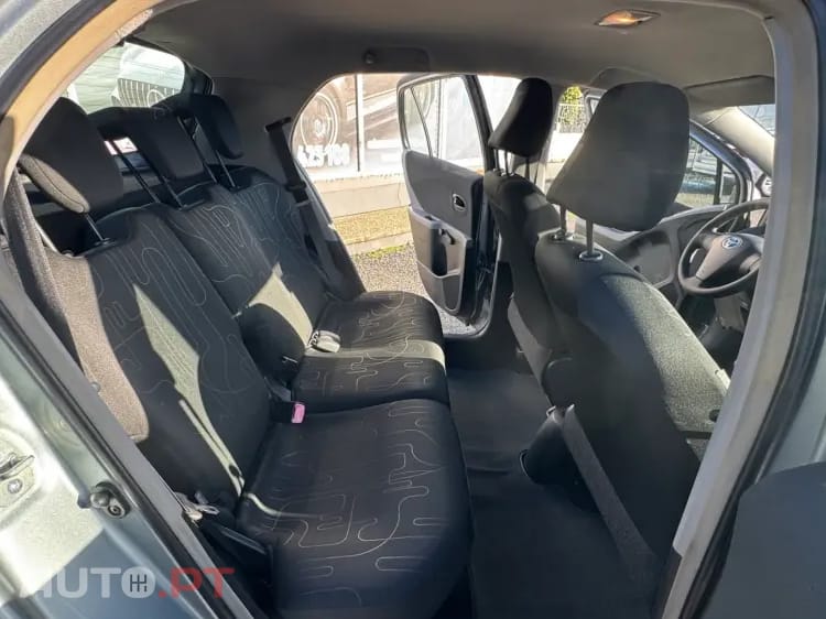 Toyota Yaris 1.0 VVT-i Comfort+AC