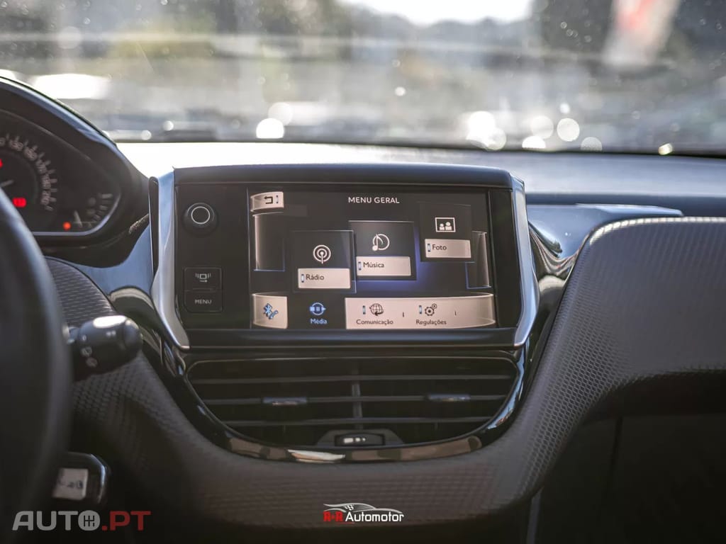 Peugeot 2008 1.2 VTi Active