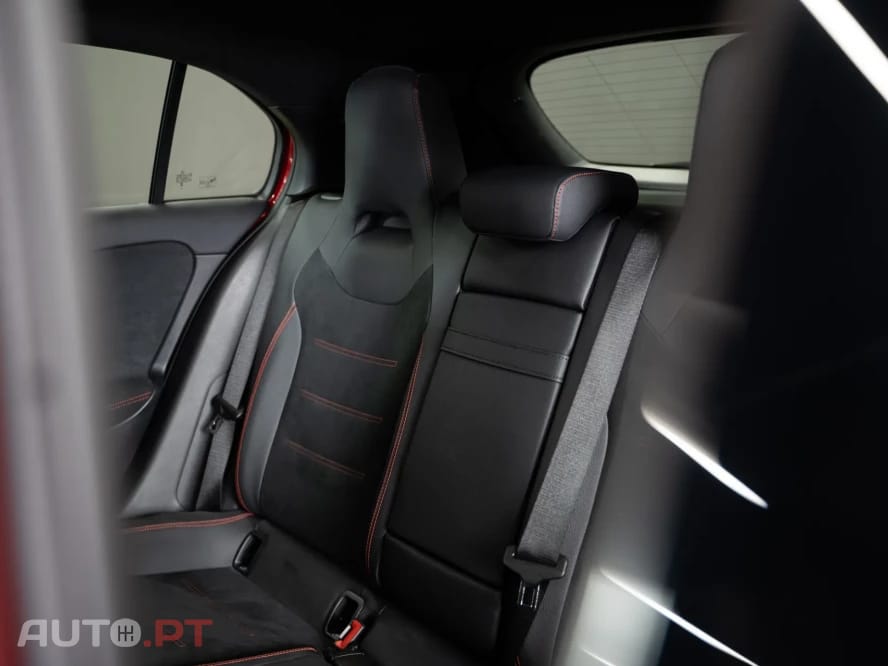 Mercedes-Benz A 250 e AMG Line