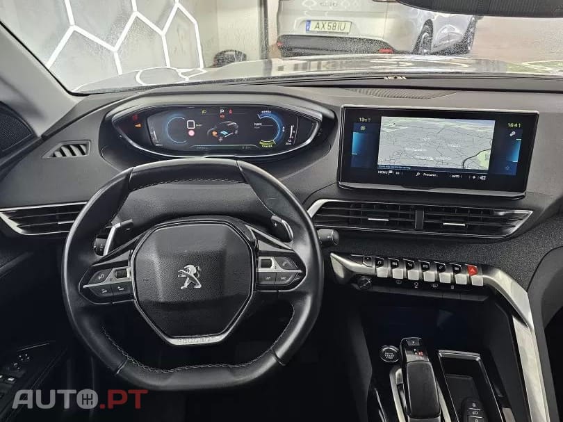 Peugeot 3008 1.6 Hybrid Allure e-EAT8