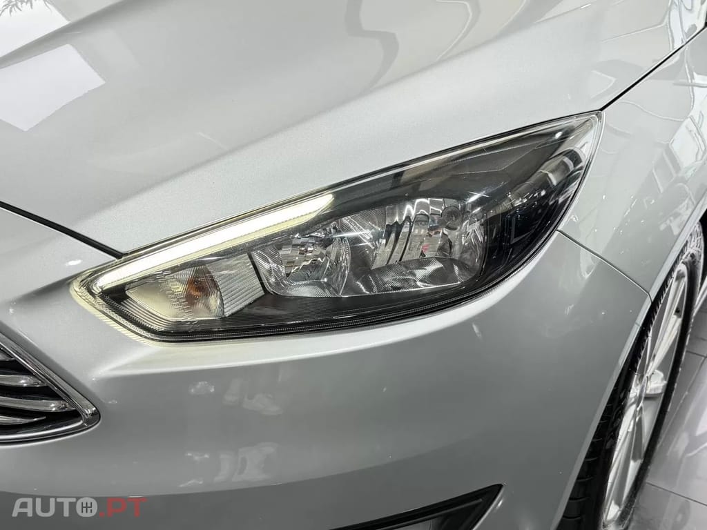 Ford Focus SW 1.0 EcoBoost Titanium