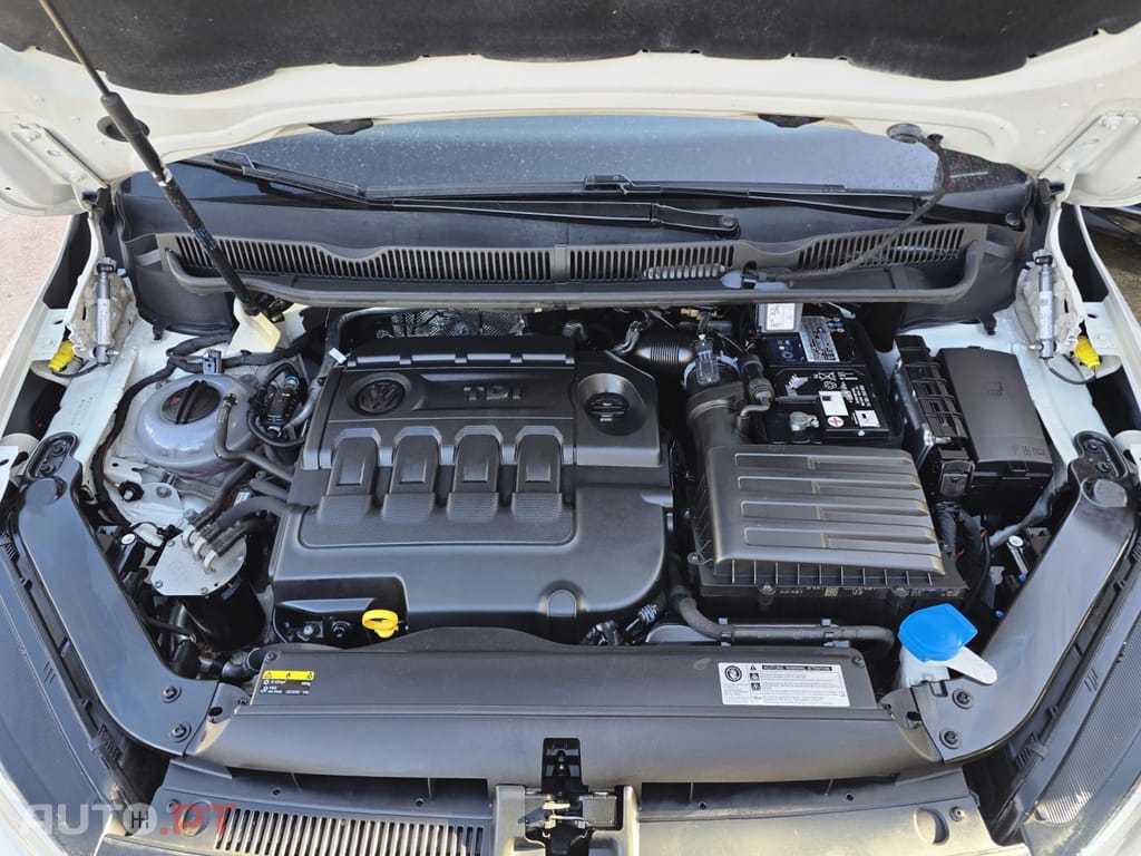 Volkswagen Touran 1.6 TDI R-Line DSG
