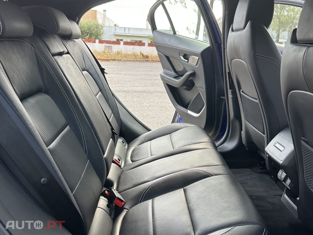 Jaguar I-Pace EV400 SE AWD Aut. (full extras)