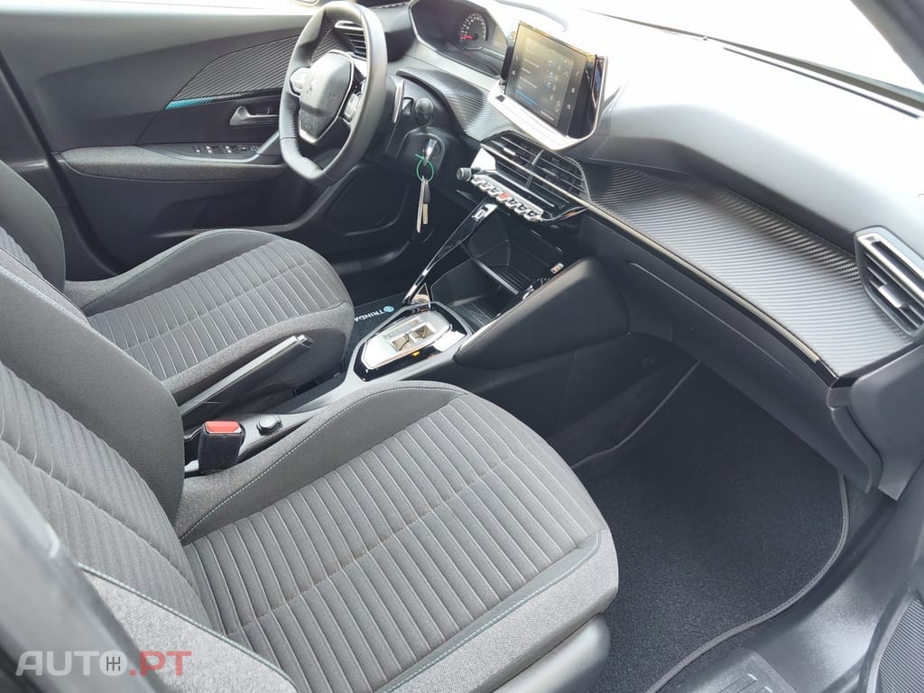 Peugeot 2008 PureTech 130 EAT8 Allure