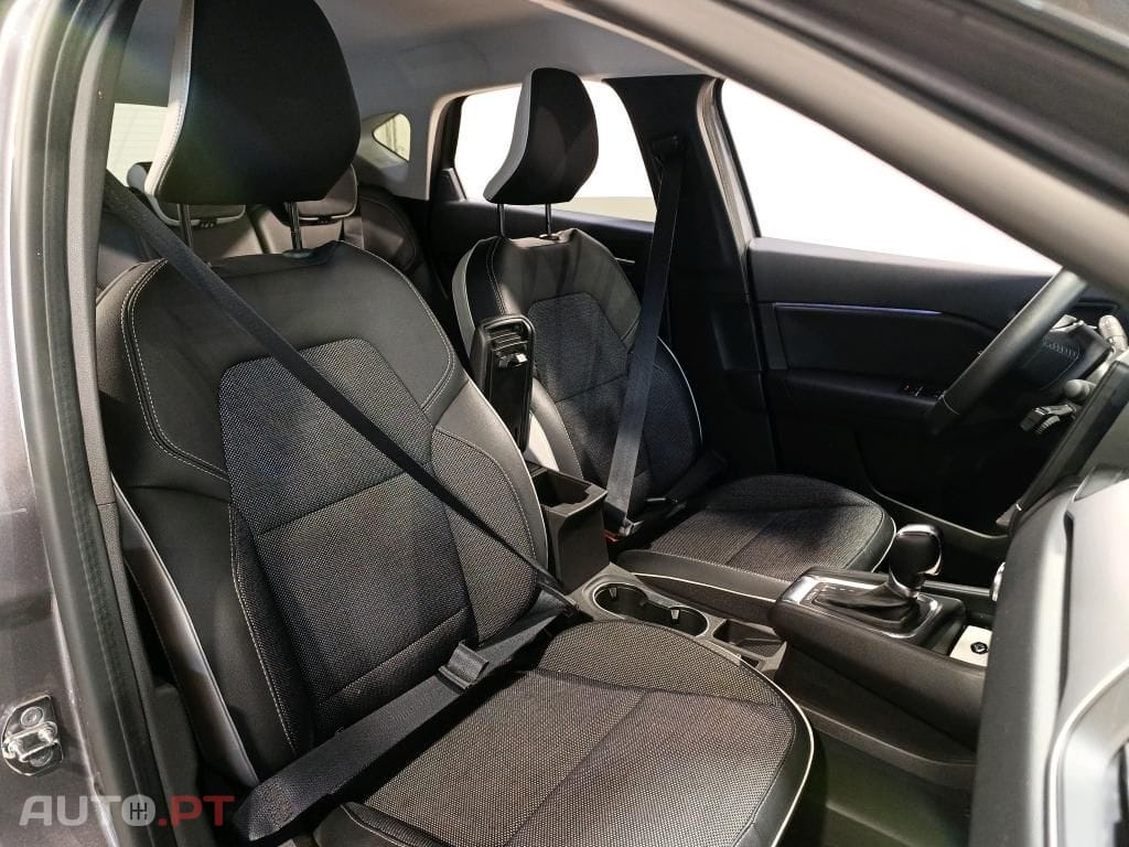 Renault Captur 1.6 E-Tech Plug-In Intens