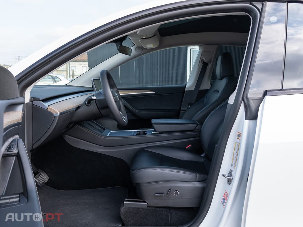 Tesla Model Y Long Range Dual Motor AWD