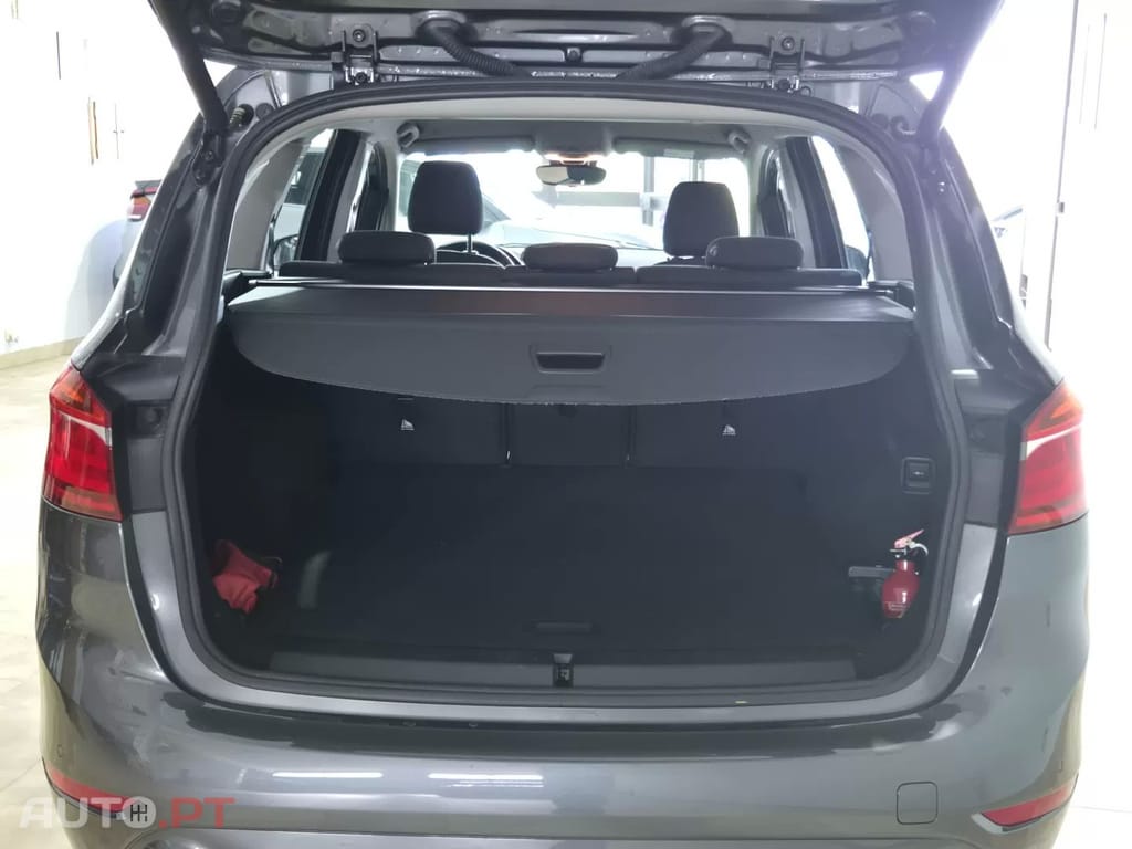 BMW 216 d Advantage Auto — fotografia 25