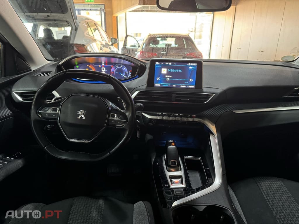 Peugeot 3008 1.5 BlueHDi Active Pack EAT8