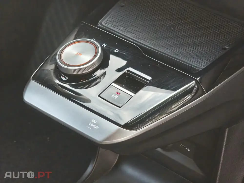 MG MG4 64 kWh Luxury
