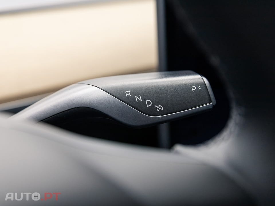 Tesla Model 3 Standard Range Plus RWD