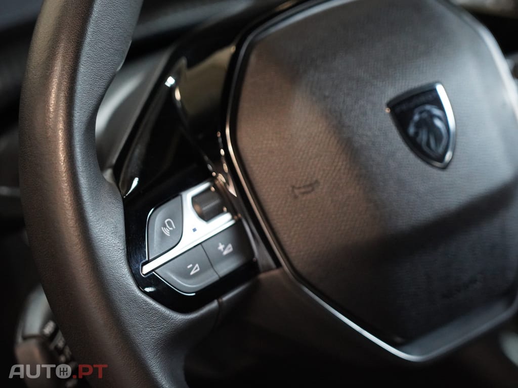 Peugeot 2008 1.2 PureTech Allure