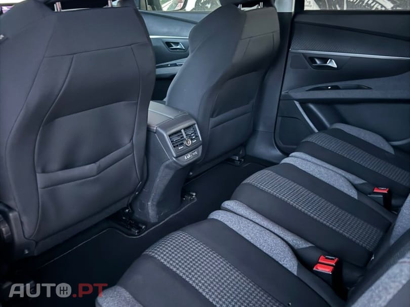 Peugeot 5008 1.5 BlueHDi Crossway