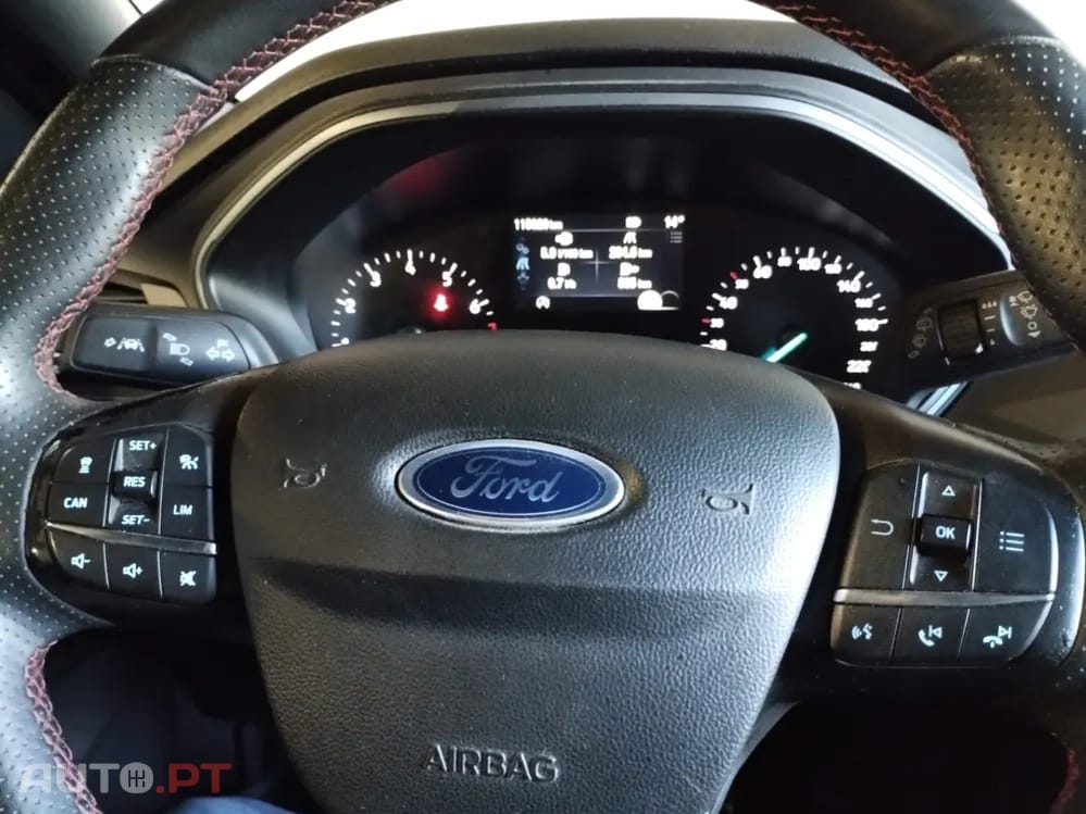 Ford Focus EcoBoost ST-Line Hybrid