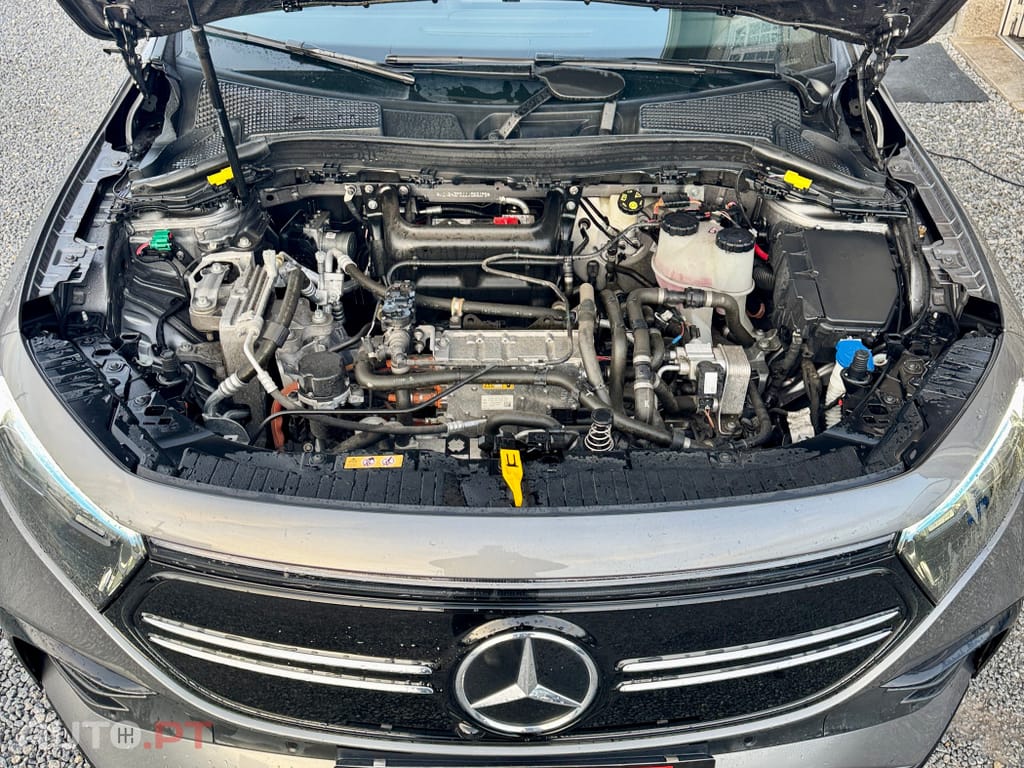 Mercedes-Benz EQA 250 AMG Line IVA Dedutível