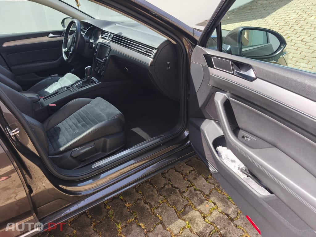 Volkswagen Passat Variant biTDI 240cv 4MOTION DSG Highline