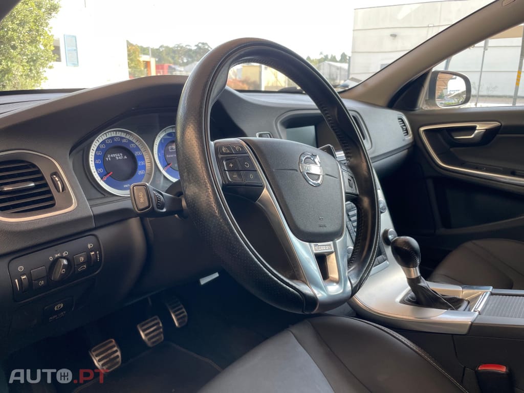 Volvo V60 2.0 D3 R-Design Start/Stop