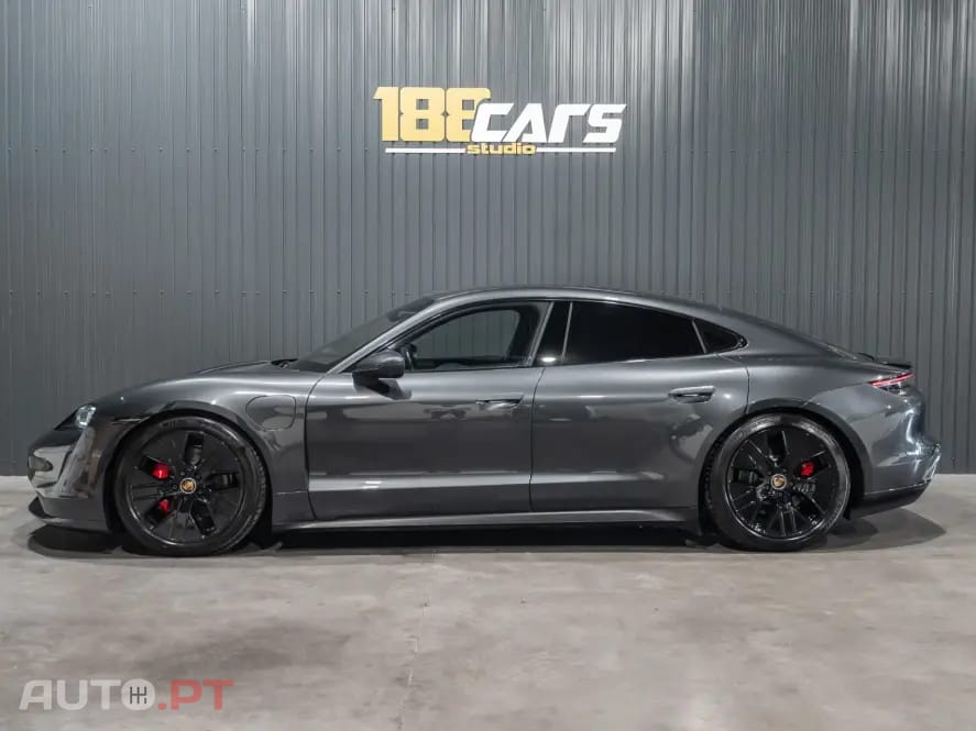Porsche Taycan 4S