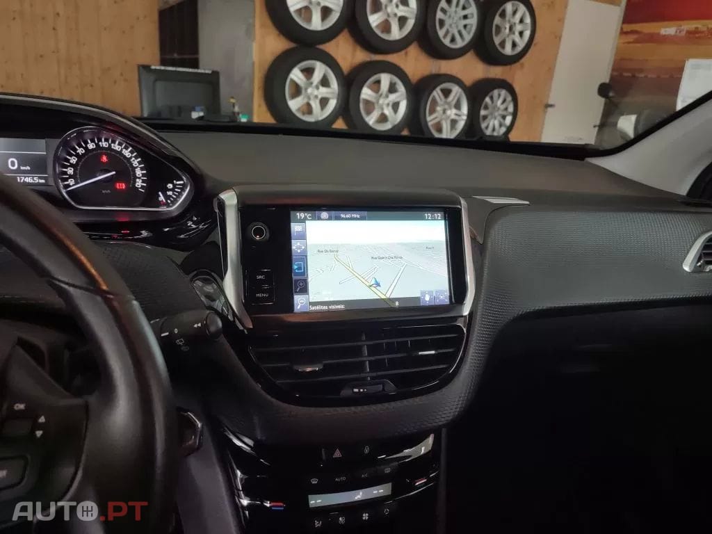 Peugeot 2008 1.6 e-HDi Active