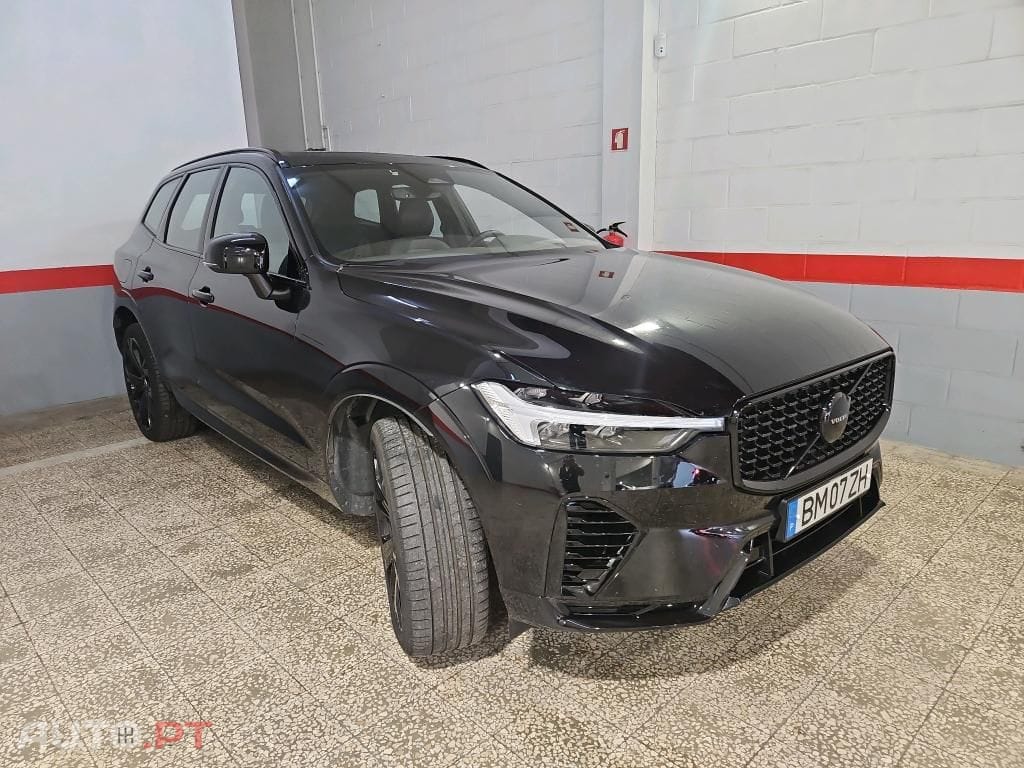 Volvo XC60 2.0 T6 PHEV Black Edition