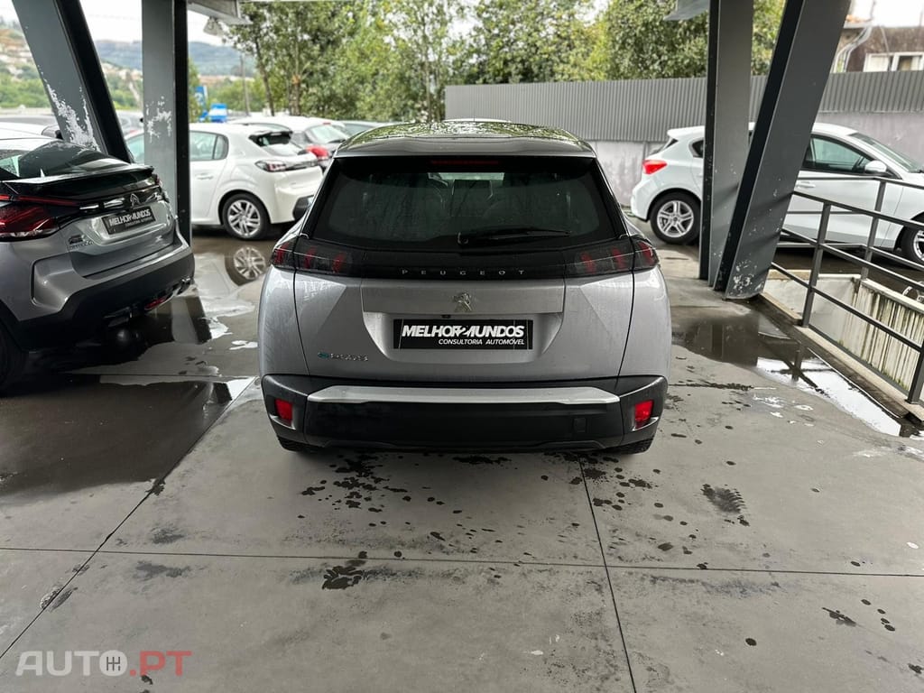 Peugeot E-2008 50 kWh Active Pack
