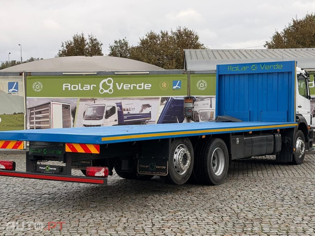 Mercedes-Benz 280 ESTRADO DE 8700 mm