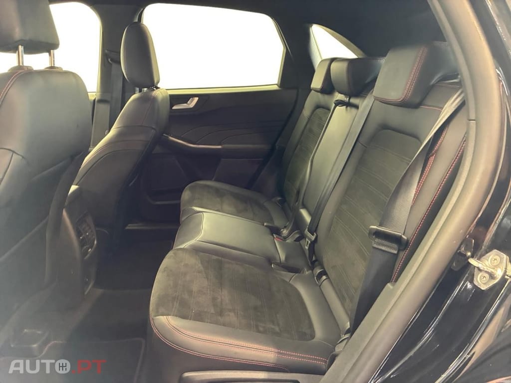 Ford Kuga 2.5 FlexiFuel FHEV ST-Line
