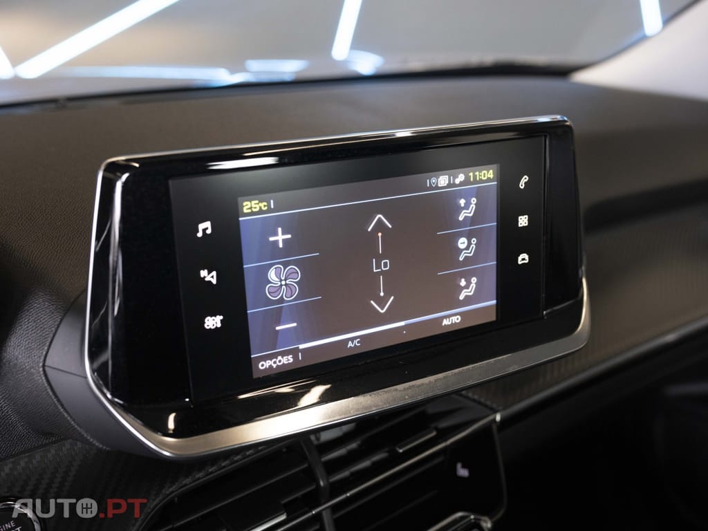 Peugeot E-2008 50 kWh Active