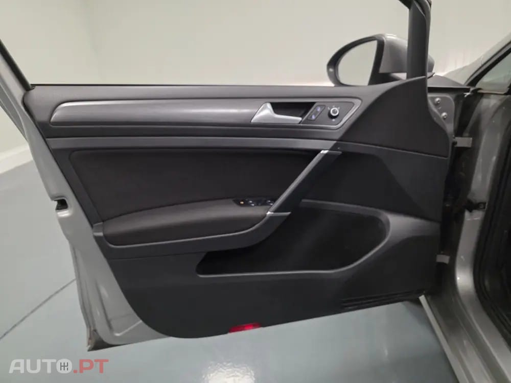 Volkswagen Golf 1.6 TDI CONFORTLINE