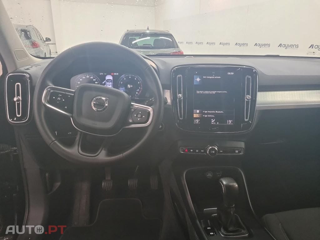 Volvo XC40 1.5 T2 Momentum