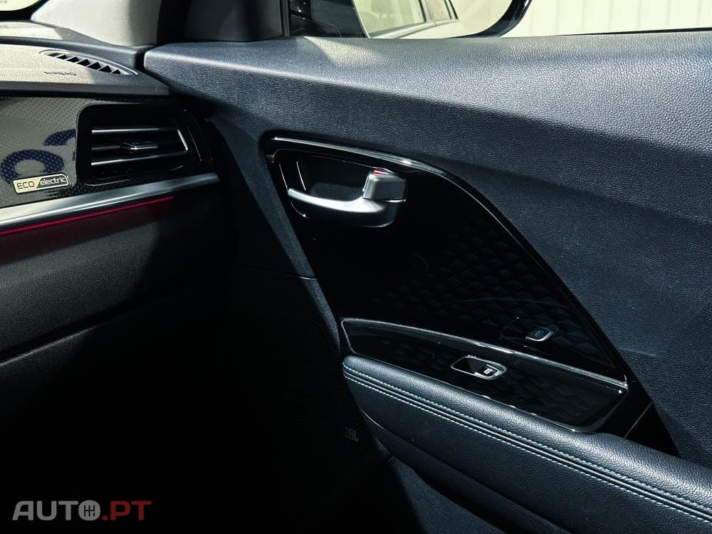 Kia Niro Premium Edition