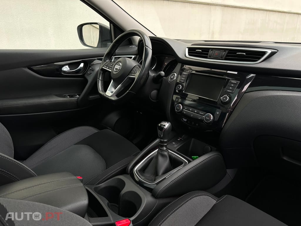 Nissan Qashqai 1.5 dCi N-Connecta J18