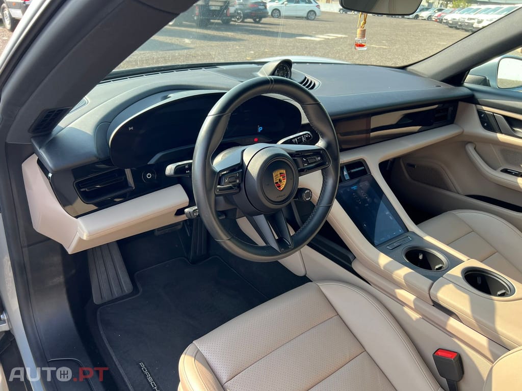 Porsche Taycan CT 4