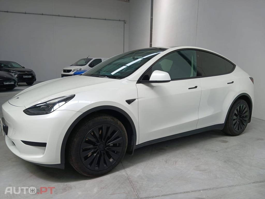 Tesla Model Y Standard